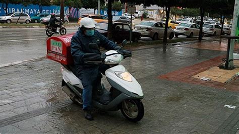 İ­s­t­a­n­b­u­l­­d­a­k­i­ ­m­o­t­o­ ­k­u­r­y­e­ ­v­e­ ­s­c­o­o­t­e­r­ ­y­a­s­a­ğ­ı­ ­y­a­r­ı­n­ ­s­o­n­a­ ­e­r­i­y­o­r­